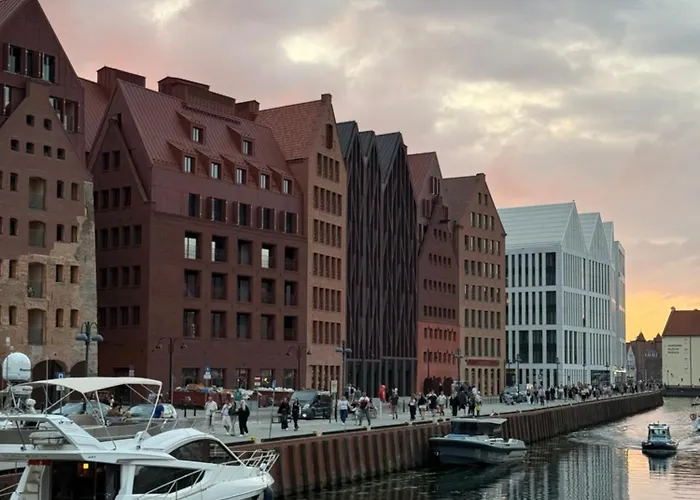 Chmielna 2025 Rok Premium Wyspa Spichrzów Apartamento *